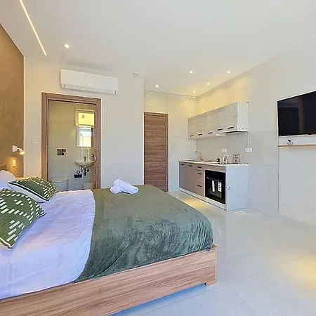 Cozy Near & Promenade